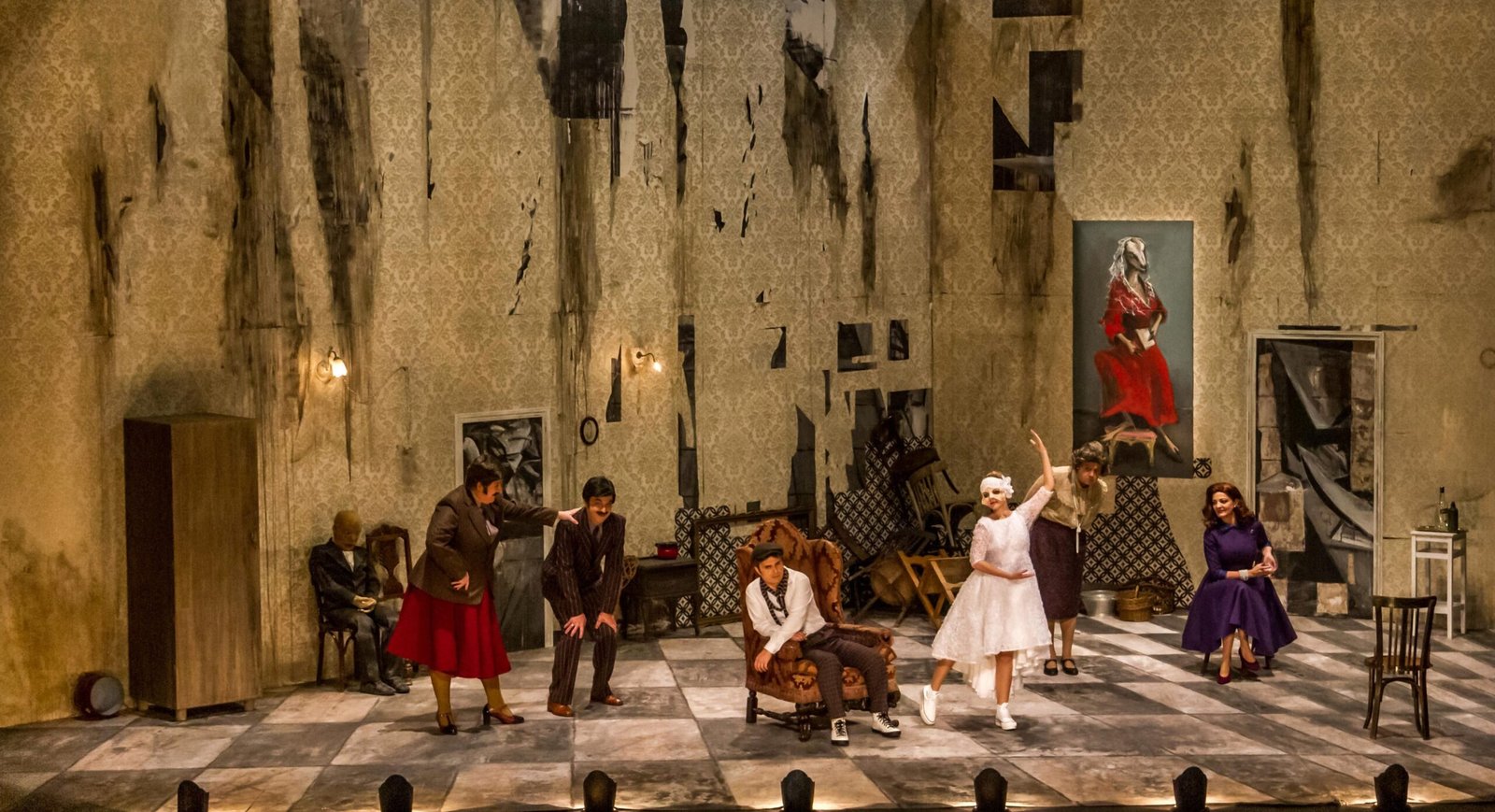 La sumisión y el porvenir está en los huevos